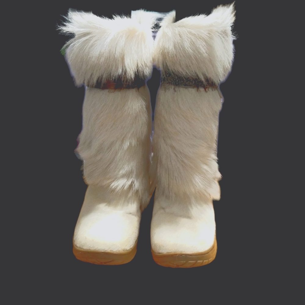 Bear Paw White Goat Fur Boots Size 10